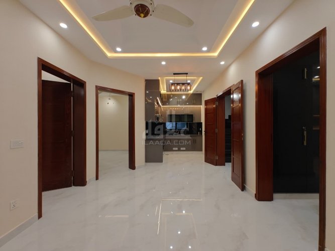8 Marla House for sale in Sector B - Umer Block, Bahria Town, Lahore - (ID-16107)