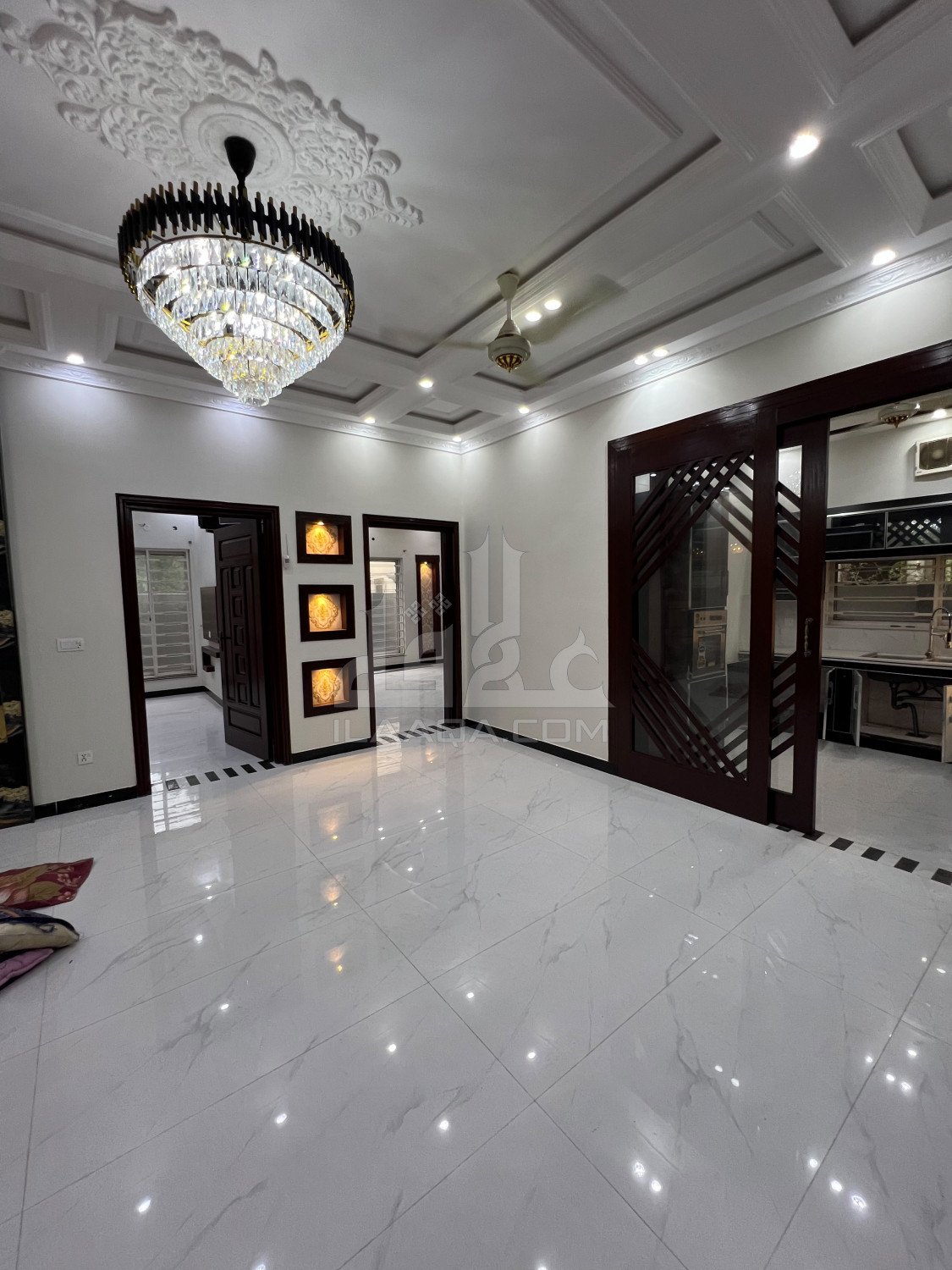 10 Marla House for sale in Sector C - Nargis/Hussain Block, Bahria Town, Lahore - (ID-16303)