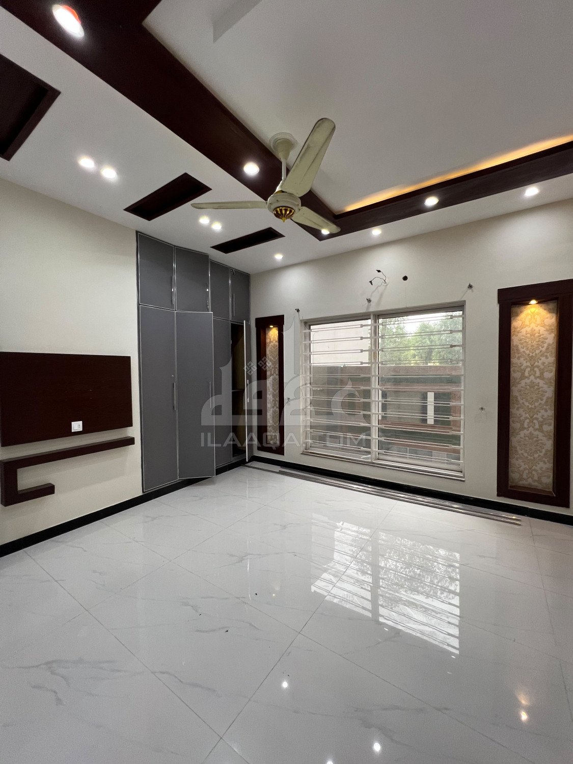 10 Marla House for sale in Sector C - Nargis/Hussain Block, Bahria Town, Lahore - (ID-16303)