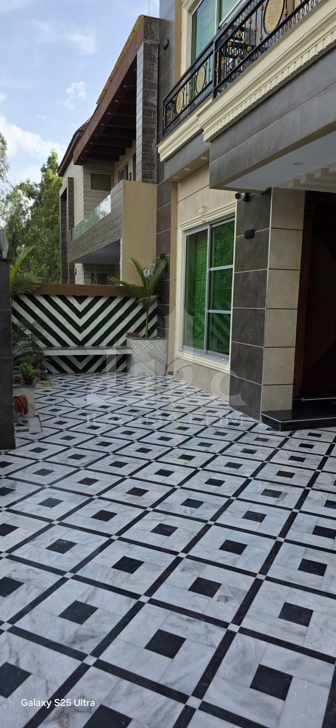 10 Marla House for sale in Bahria Town, Lahore - (ID-16331)