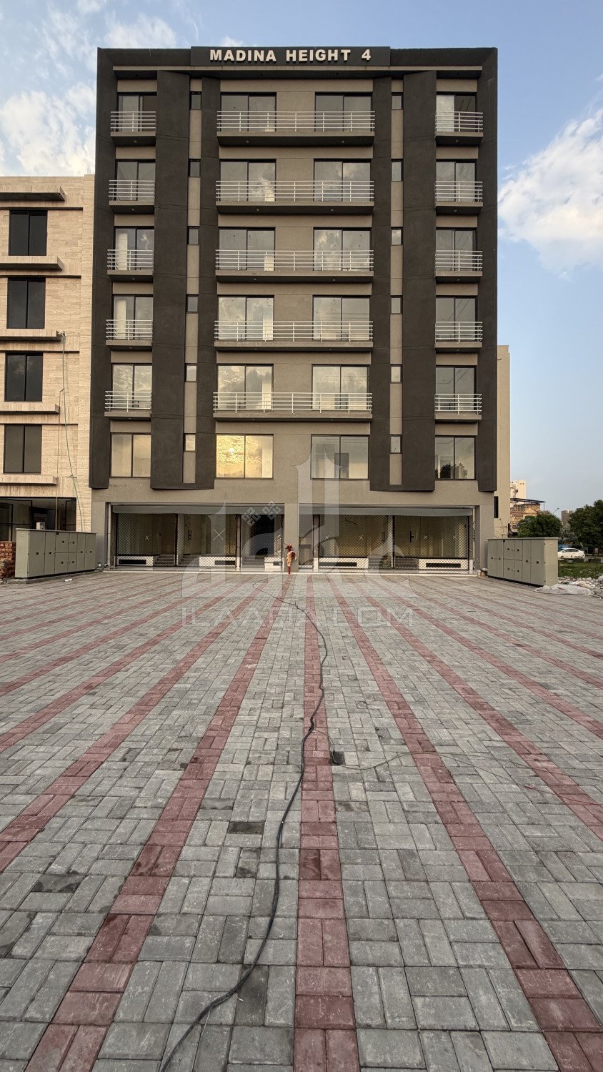 200 Sq. Feet Shop for sale in Sector B - Umer Commercial, Bahria Town, Lahore - (ID-16349)
