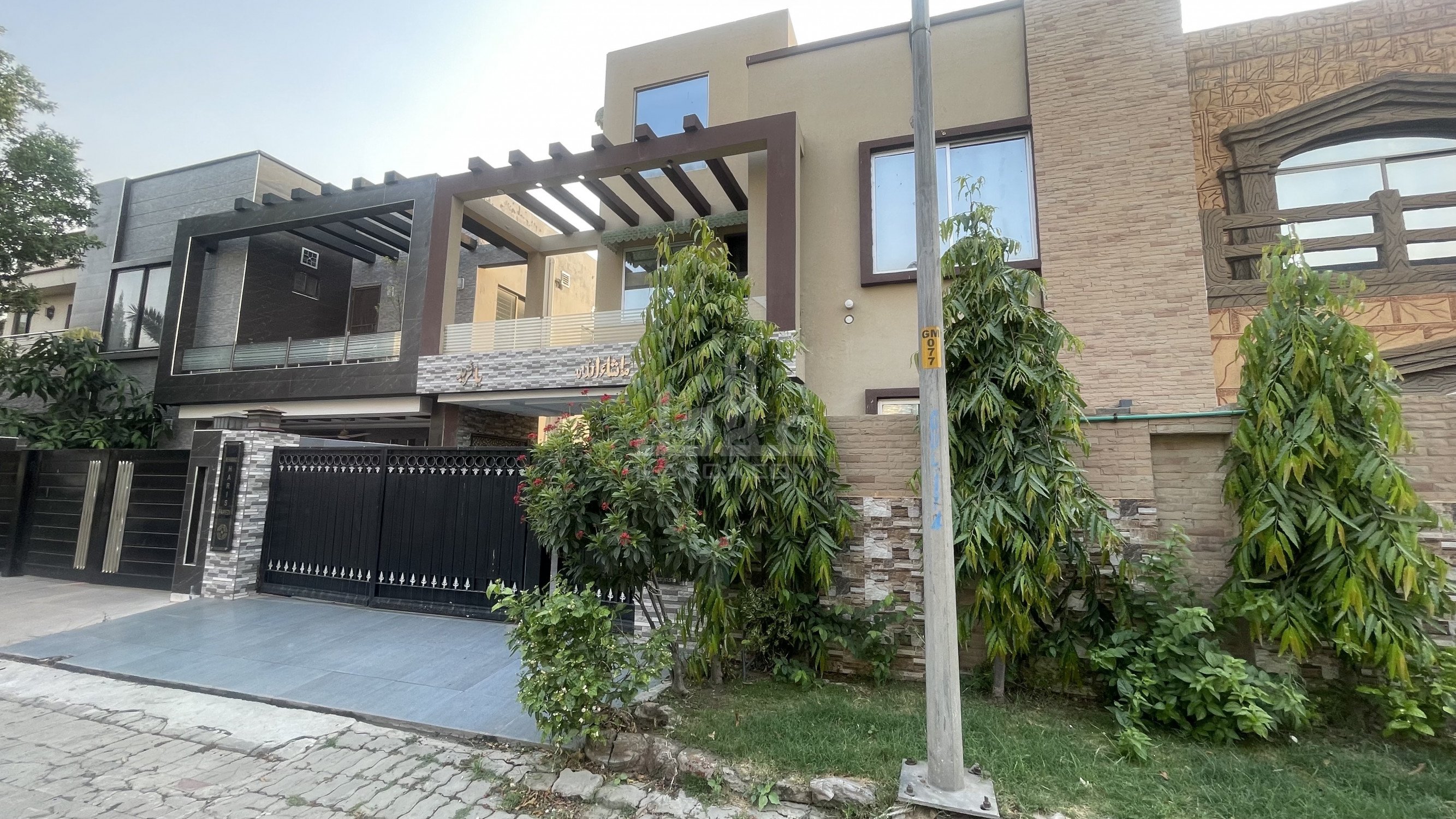 10 Marla House for rent in Sector C - Gulmohar Block, Bahria Town, Lahore - (ID-16362)