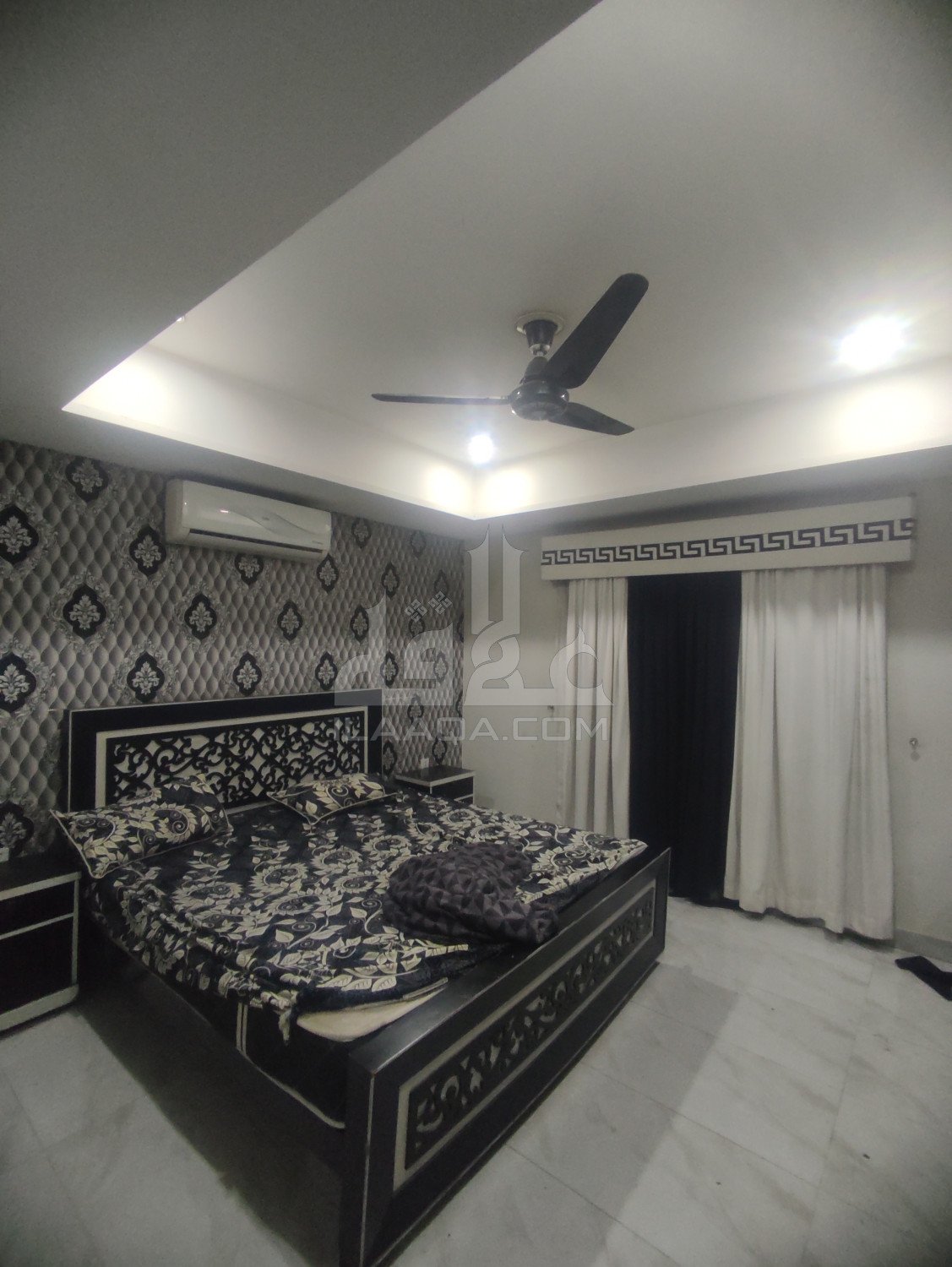 455 Sq. Feet Flat for sale in Sector E - Iqbal Commercial, Bahria Town, Lahore - (ID-16497)