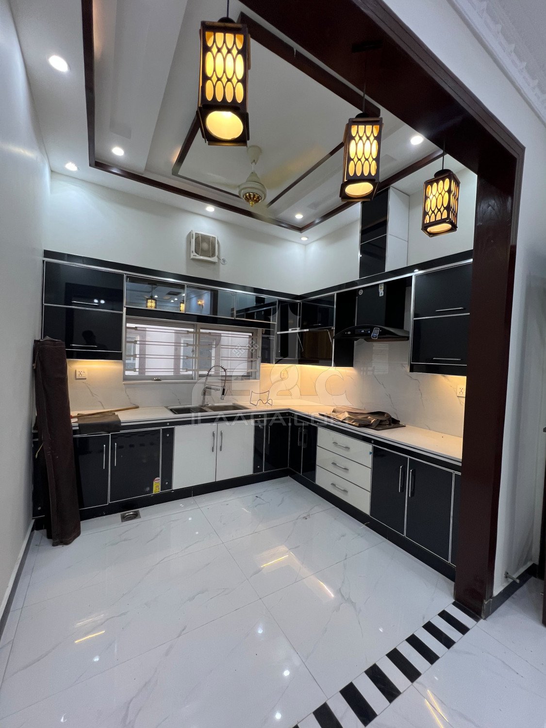 10 Marla House for sale in Sector C - Nargis/Hussain Block, Bahria Town, Lahore - (ID-16818)