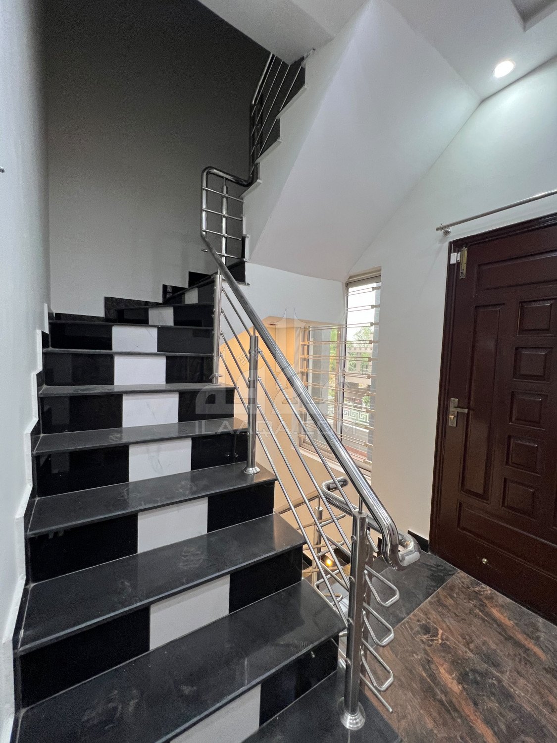 10 Marla House for sale in Sector C - Nargis/Hussain Block, Bahria Town, Lahore - (ID-16818)