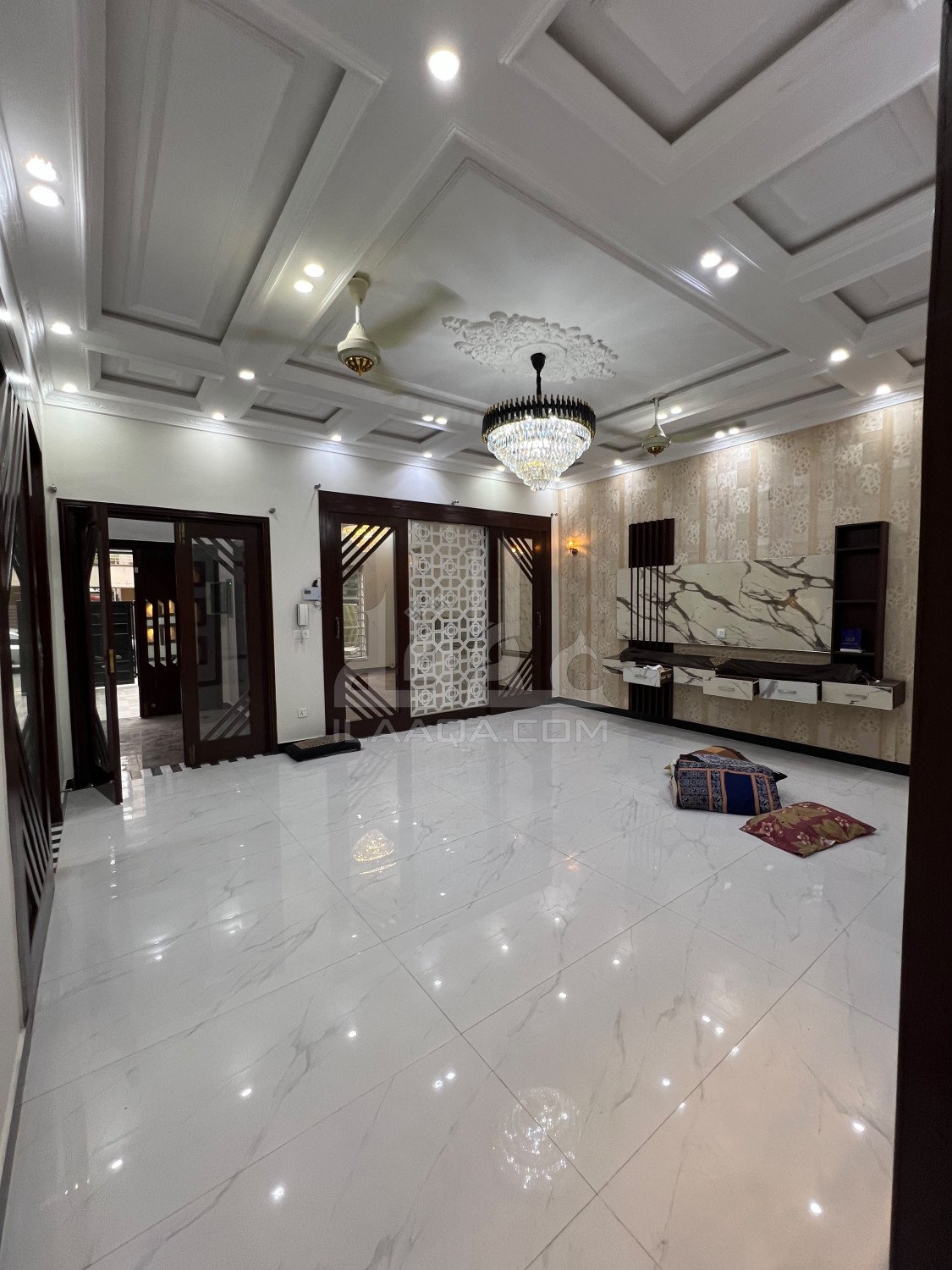 10 Marla House for sale in Sector C - Nargis/Hussain Block, Bahria Town, Lahore - (ID-16818)