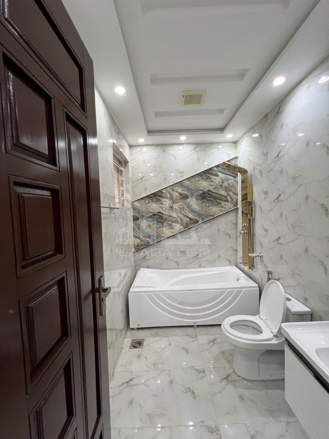 10 Marla House for sale in Sector C - Nargis/Hussain Block, Bahria Town, Lahore - (ID-16818)