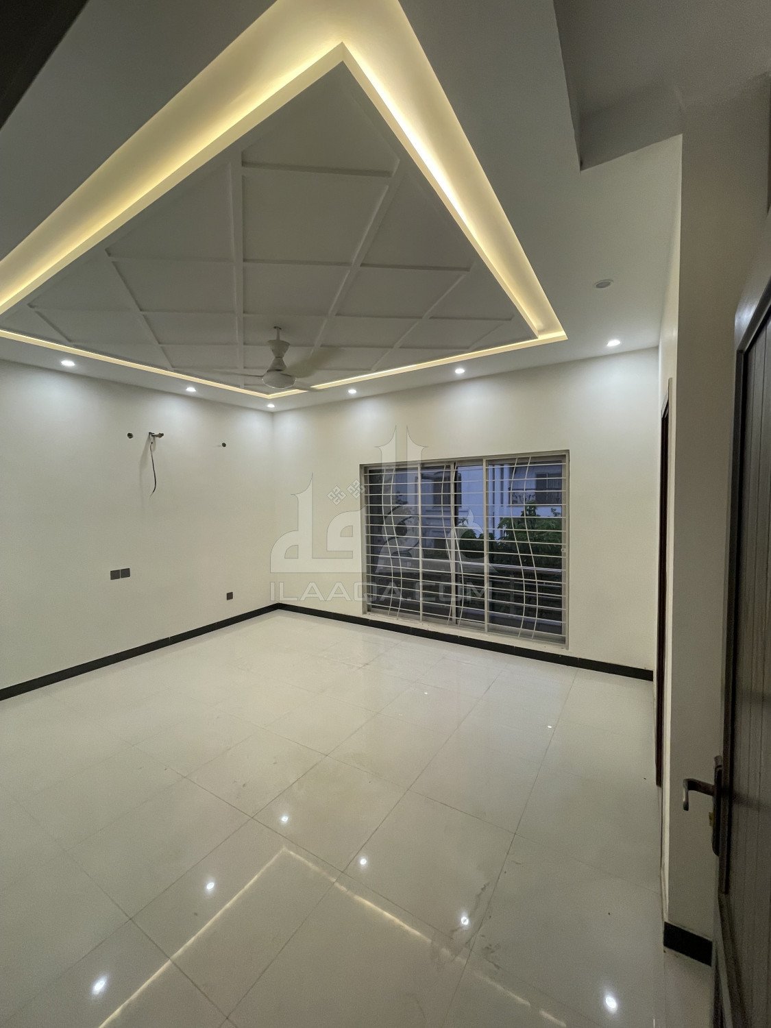 10 Marla House for sale in Sector C - Iris Block, Bahria Town, Lahore - (ID-16968)